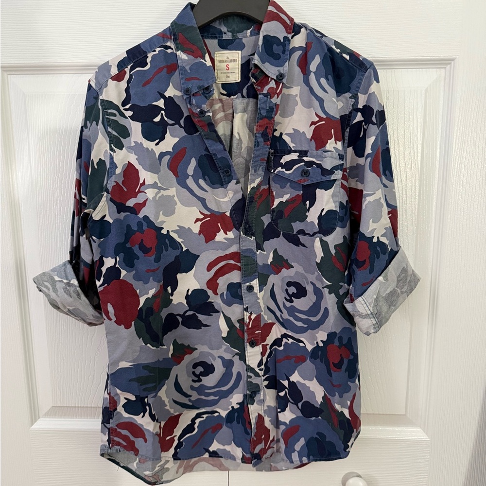 GAP floral Button-Up Shirt